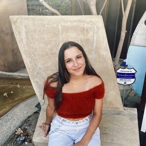 Meet your Posher, Manuela